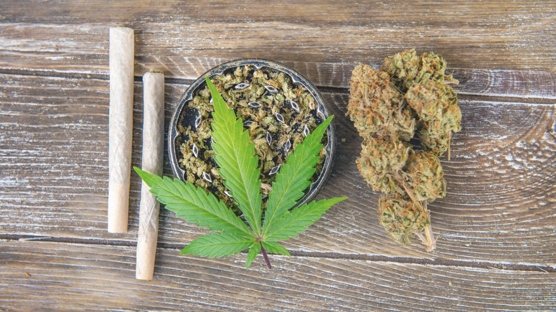 cannabis på ett bord