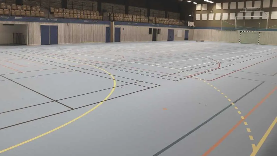 Golvet på en idrottshall på Moga Fritid.