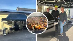 Tre bilder på kriskök utomhus, tgna utanför Kindaholmsskolan.